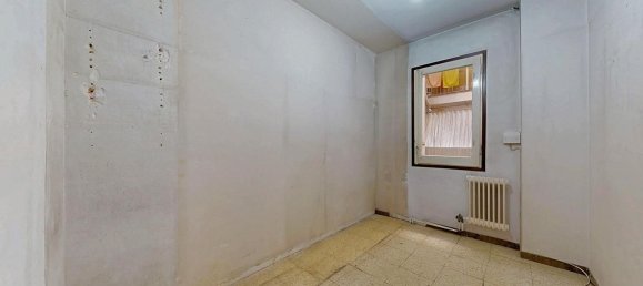 Apartamento de 3 dormitorios en Eixample, Spain No. 185602 15