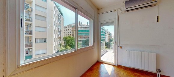 Apartamento de 3 dormitorios en Eixample, Spain No. 185602 45