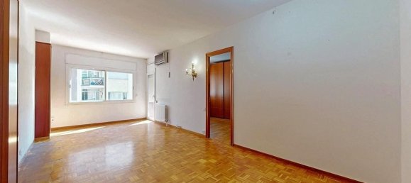 Apartamento de 3 dormitorios en Eixample, Spain No. 185602 5