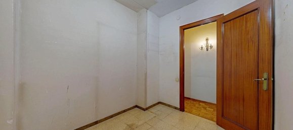 Apartamento de 3 dormitorios en Eixample, Spain No. 185602 11
