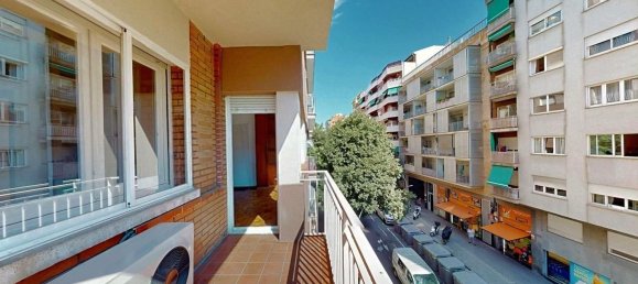 Apartamento de 3 dormitorios en Eixample, Spain No. 185602 4