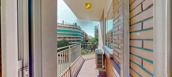 Apartamento de 3 dormitorios en Eixample, Spain No. 185602 2