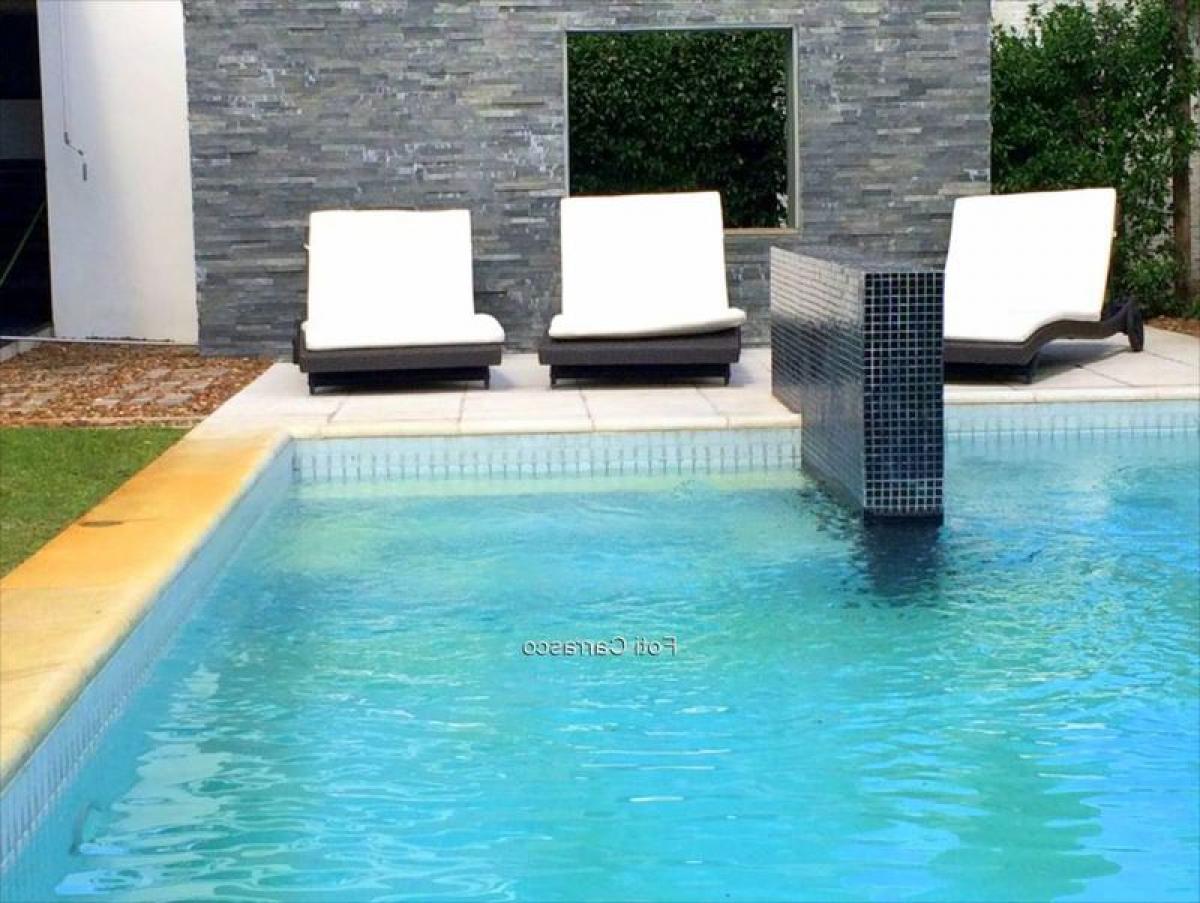 4 bedrooms House in Montevideo, Uruguay No. 4301