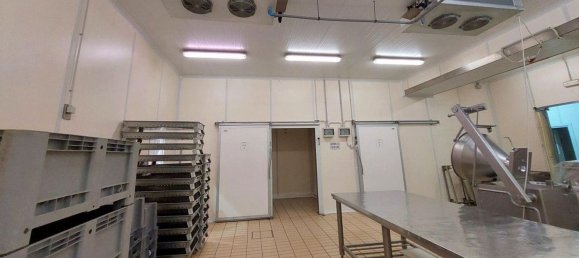 Almacén de 10 habitaciónes en Foligno, Italy No. 51623 11