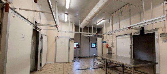 Almacén de 10 habitaciónes en Foligno, Italy No. 51623 5