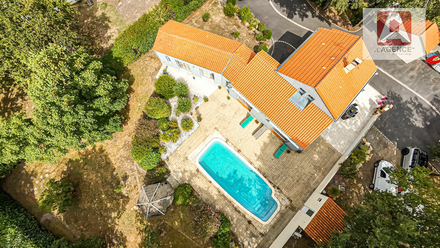 6 bedrooms House in Notre-Dame-de-Riez, France No. 299997