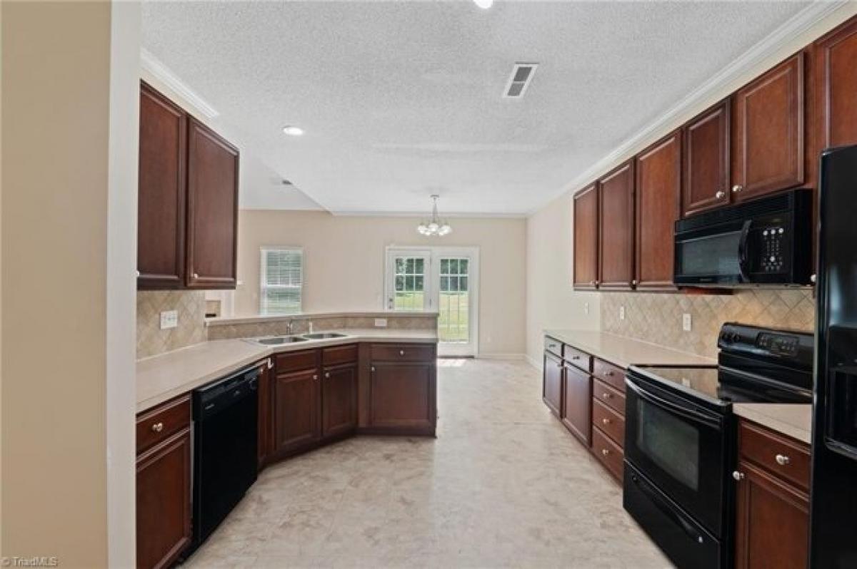 5 bedrooms House in High Point, USA No. 381102