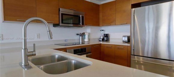 1 chambre propriété commerciale à vendre à Miami, Miami-Dade, Florida, USA № 614850 2