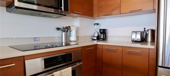 1 chambre propriété commerciale à vendre à Miami, Miami-Dade, Florida, USA № 614850 4