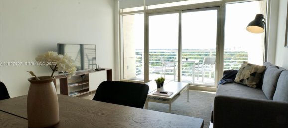 1 chambre propriété commerciale à vendre à Miami, Miami-Dade, Florida, USA № 614850 7