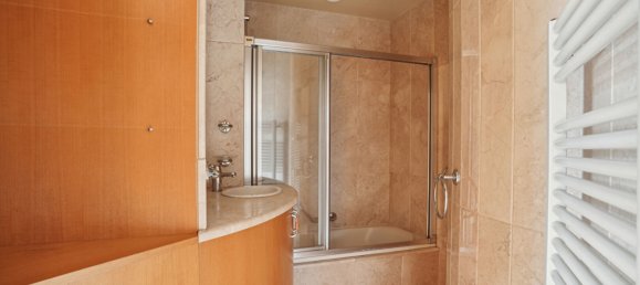 3 bedrooms Apartment in Paris, France No. 113897 11