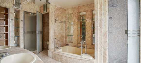 3 bedrooms Apartment in Paris, France No. 113897 12