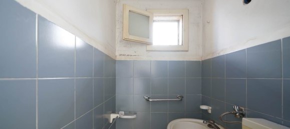 Casa de 4 habitaciónes en Palo del Colle, Italy No. 43341 21