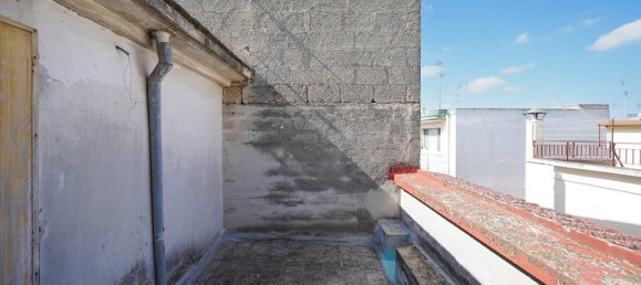 Casa de 4 habitaciónes en Palo del Colle, Italy No. 43341 5