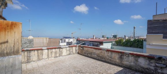 Casa de 4 habitaciónes en Palo del Colle, Italy No. 43341 2