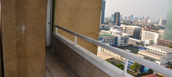 3 bedrooms Condo in Bangkok, Thailand No. 6846 2