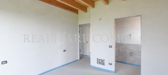 3 bedrooms Penthouse in Longone al Segrino, Italy No. 82157 25