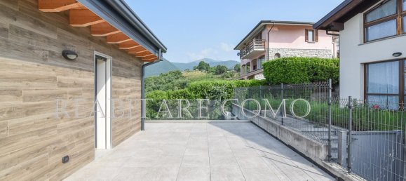 3 bedrooms Penthouse in Longone al Segrino, Italy No. 82157 39
