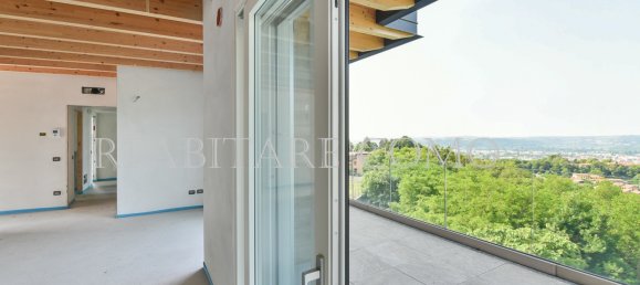 3 bedrooms Penthouse in Longone al Segrino, Italy No. 82157 7