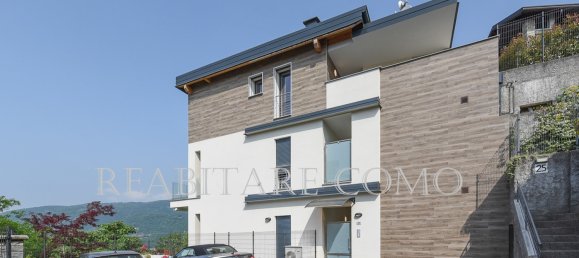 3 bedrooms Penthouse in Longone al Segrino, Italy No. 82157 44