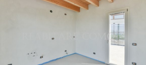 3 bedrooms Penthouse in Longone al Segrino, Italy No. 82157 12