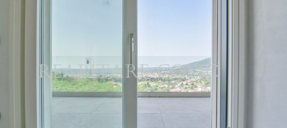 3 bedrooms Penthouse in Longone al Segrino, Italy No. 82157 6
