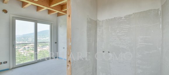 3 bedrooms Penthouse in Longone al Segrino, Italy No. 82157 28