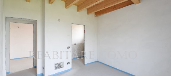 3 bedrooms Penthouse in Longone al Segrino, Italy No. 82157 26