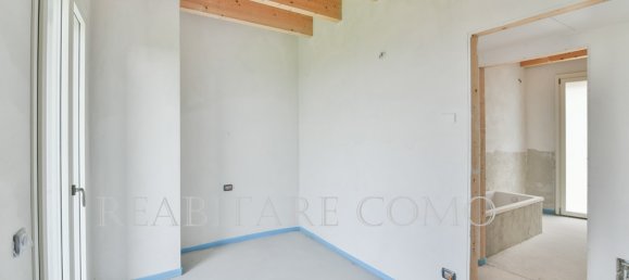 3 bedrooms Penthouse in Longone al Segrino, Italy No. 82157 17
