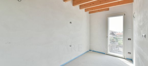 3 bedrooms Penthouse in Longone al Segrino, Italy No. 82157 20