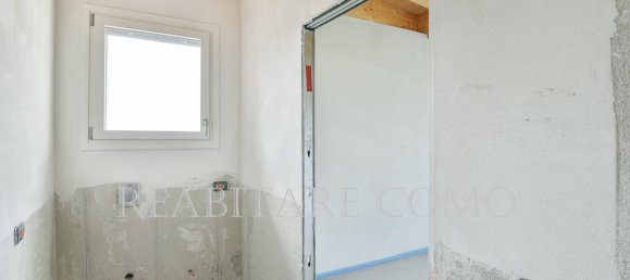 3 bedrooms Penthouse in Longone al Segrino, Italy No. 82157 29