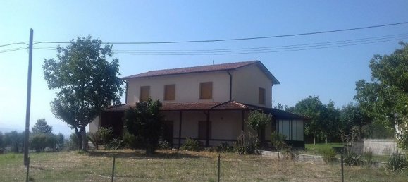 6 rooms House in Gesualdo, Italy No. 132855 2