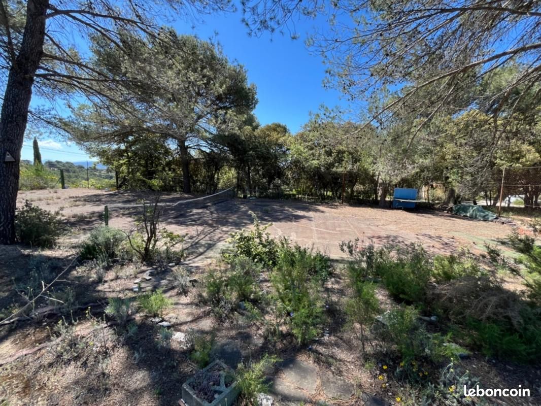 Grundstück in Puget, France 891m², Nr. 114076