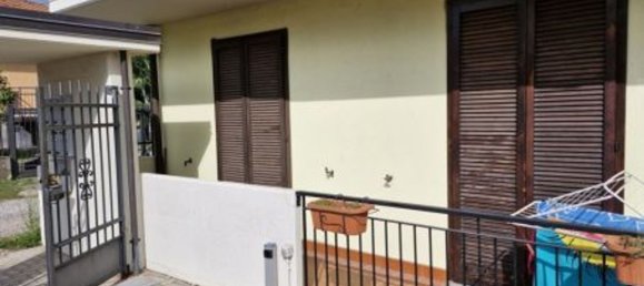 3 rooms Apartment in Arsago Seprio, Italy No. 5412 4