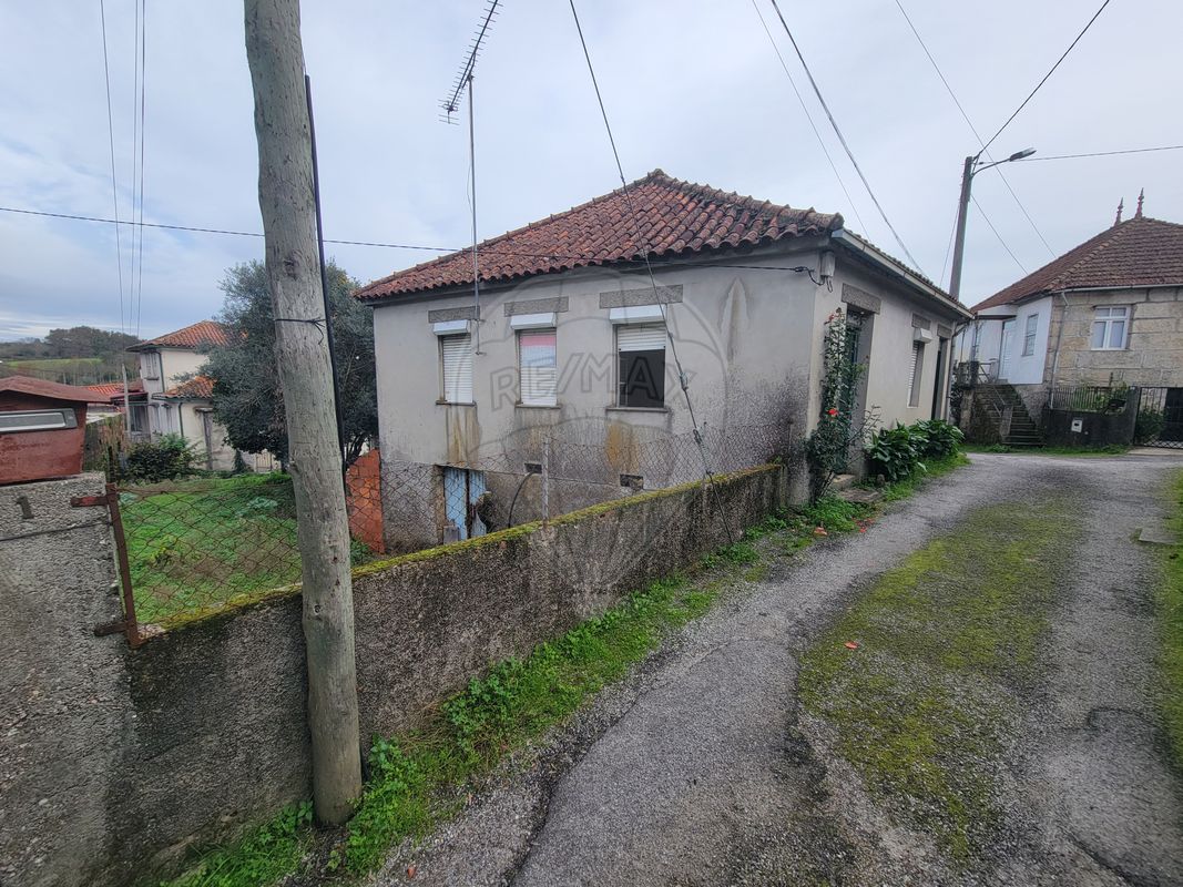 Casa de 3 dormitorios en Tondela, Portugal No. 162777