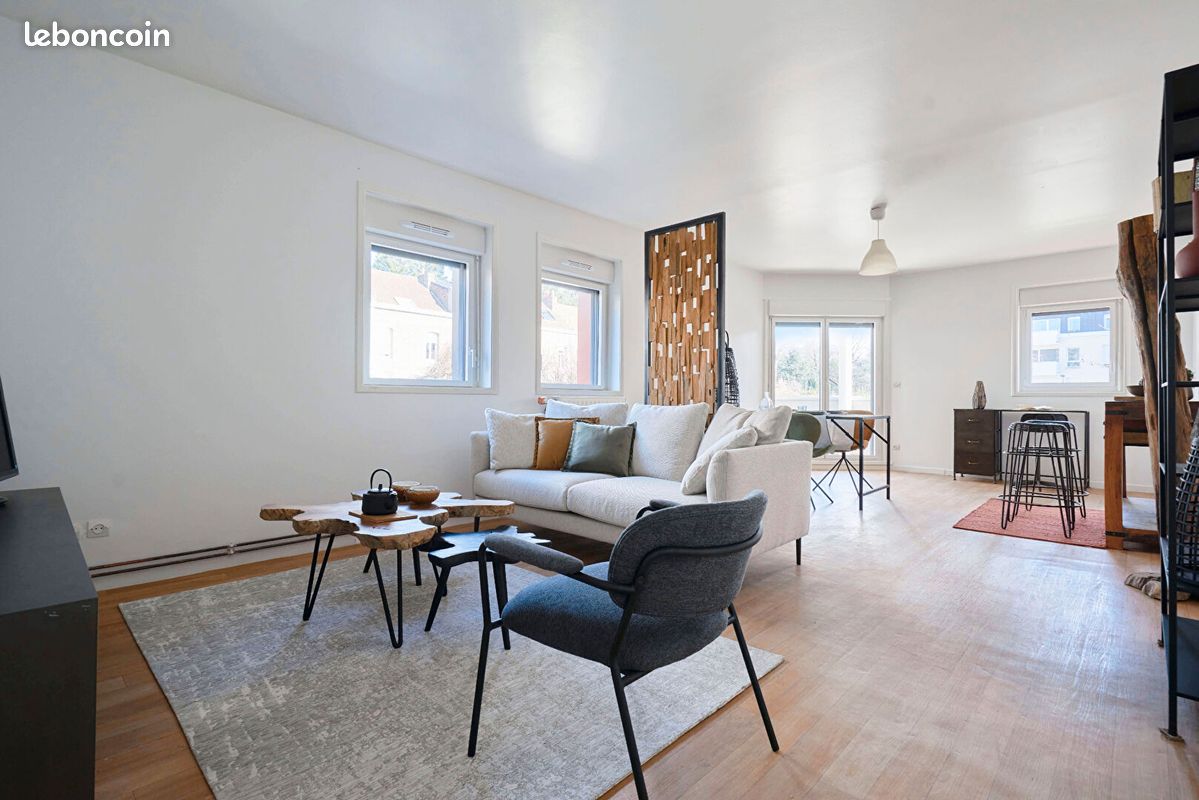 Apartamento de 3 dormitorios en La Madeleine, France No. 52946