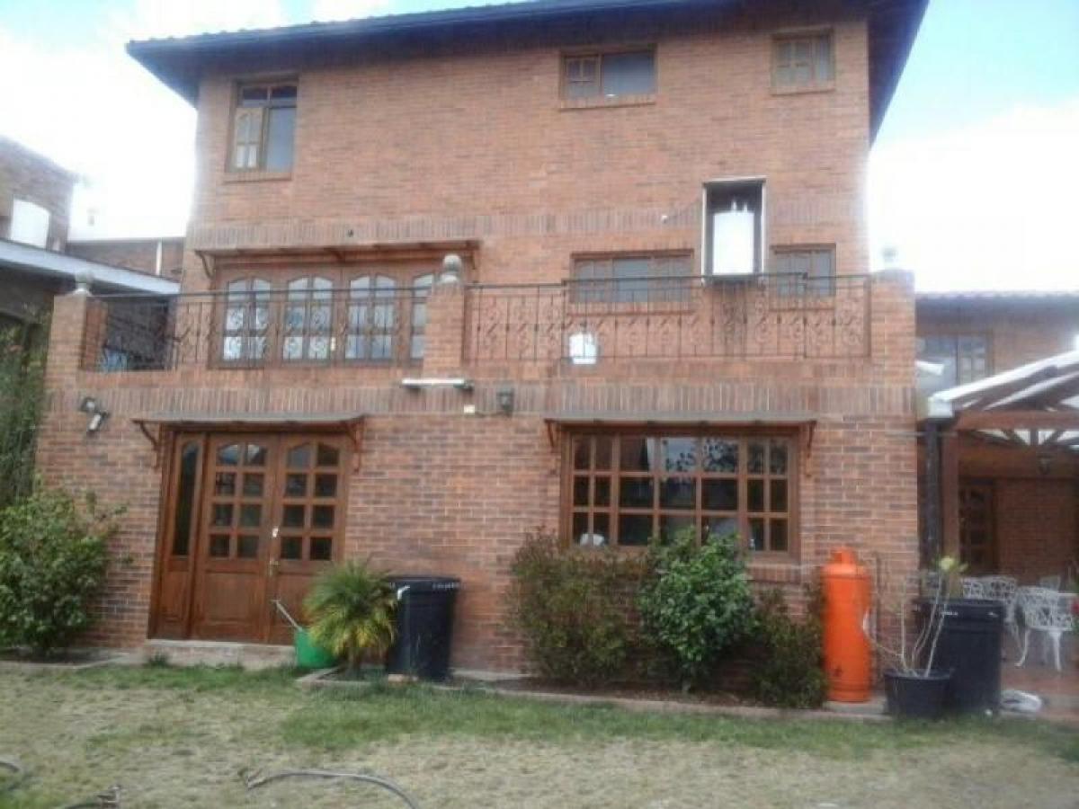 5 bedrooms House in Cundinamarca, Colombia No. 9401