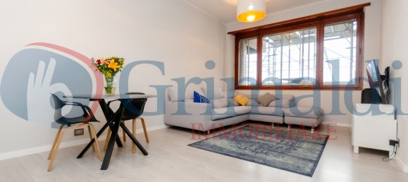 3 rooms Apartment in Monza, Italy No. 126974 2