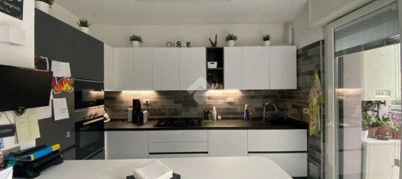 2 Schlafzimmer Wohnung in Milan, Italy, Nr. 317736 5