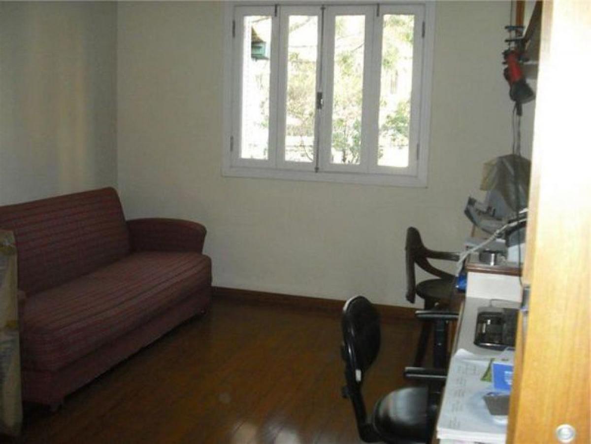 Casa de 4 dormitorios en Sao Paulo, Brazil No. 487299