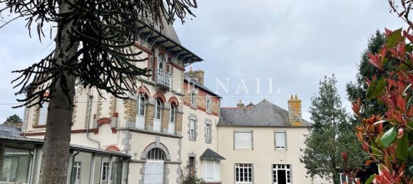 48 bedrooms House in Guingamp, France No. 297764 2