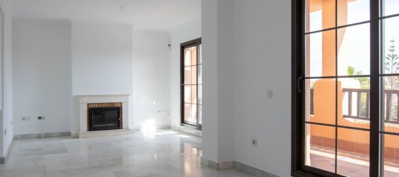 2 Schlafzimmer Penthouse in Estepona, Spain, Nr. 137536 9