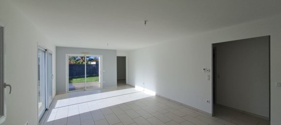 Casa de 2 dormitorios en Challans, France No. 357843 2