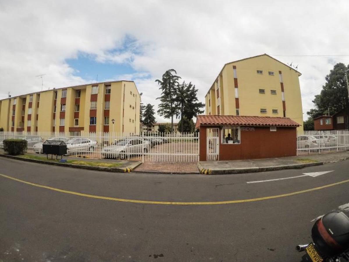 Casa de 3 dormitorios en Bogotá, Colombia No. 10179