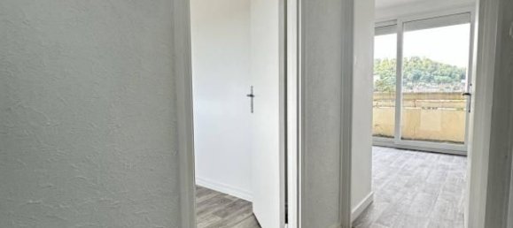 2 bedrooms Apartment in Laon, France No. 230476 7