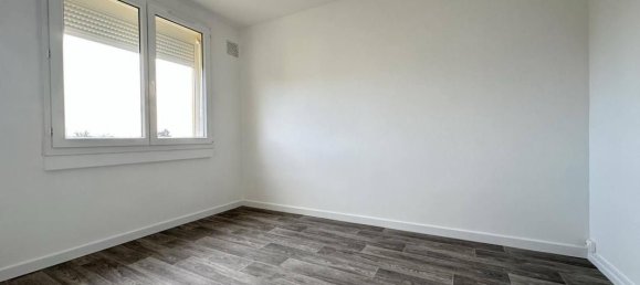 2 bedrooms Apartment in Laon, France No. 230476 8