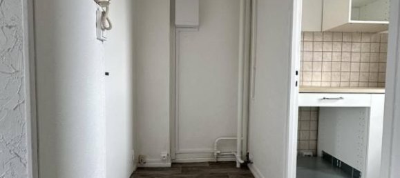 2 bedrooms Apartment in Laon, France No. 230476 2