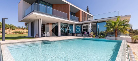 Villa de 4 dormitorios en Albufeira, Portugal No. 99328 2