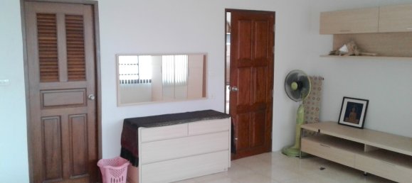 2 bedrooms Condo in Bangkok, Thailand No. 2465 10