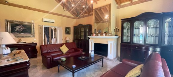 4 bedrooms Villa in San Pedro de Alcantara, Spain No. 4776 6